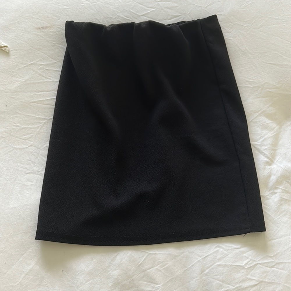 Pretty Little Thing Black mini skirt